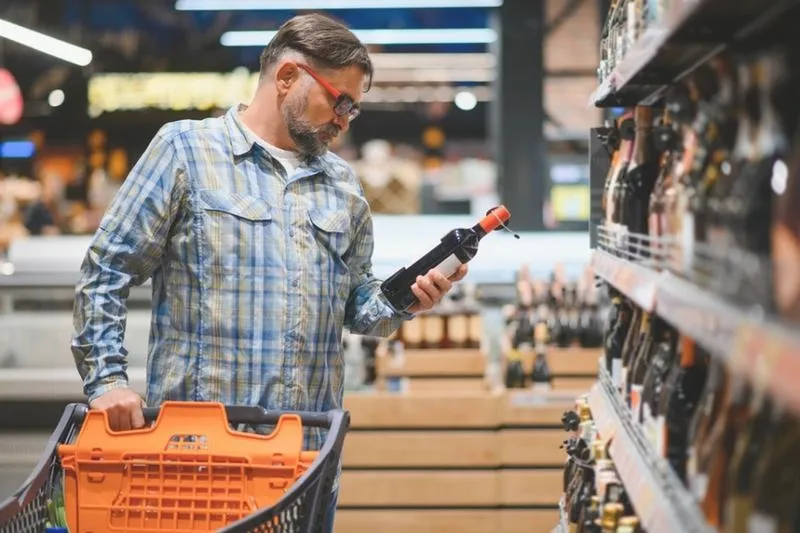Ile litrów alkoholu można przewieźć do Niemiec? Praktyczny poradnik dla podróżujących
