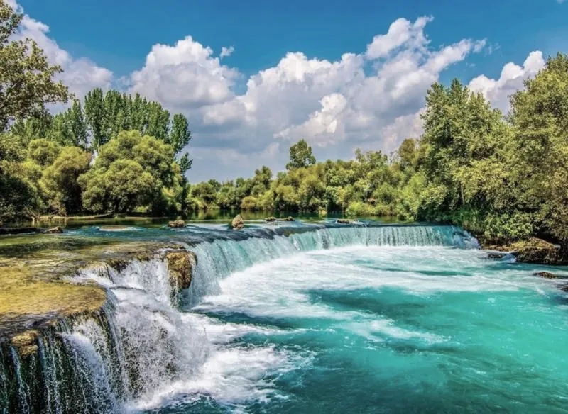 Jak dotrzeć do malowniczych wodospadów Manavgat z Side?