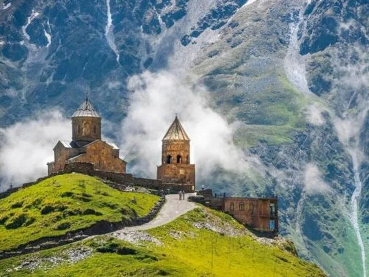 Jak długo trwa podróż do Gruzji z Wrocławia? Przewodnik po lotach i wskazówki dla podróżnych