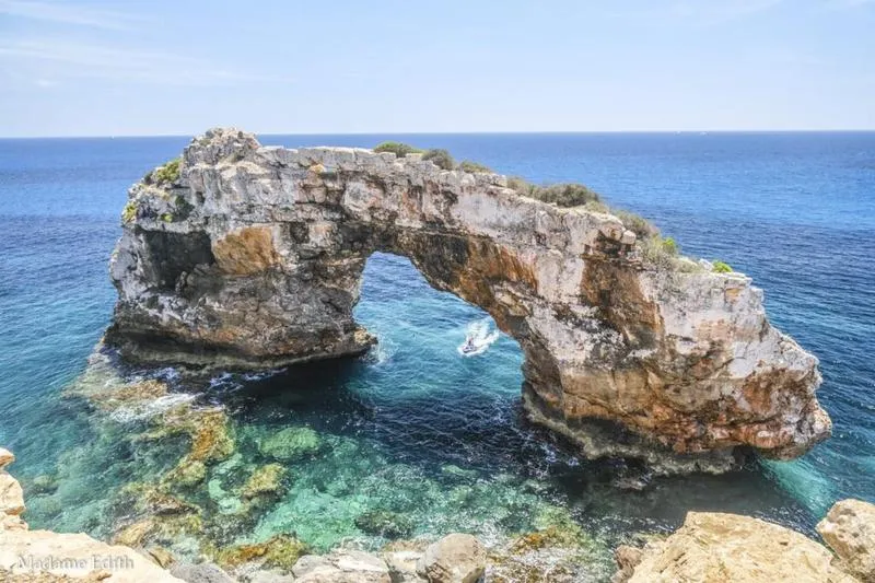 Jak długo trwa lot z Katowic na Majorkę? Sprawdź czas podróży!