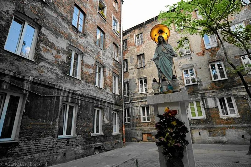 Jak długo trwa lot z Pragi do Warszawy? Sprawdź nasze odpowiedzi!