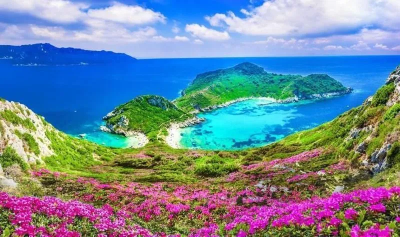 Jak długo trwa lot z Wrocławia na malownicze Korfu?