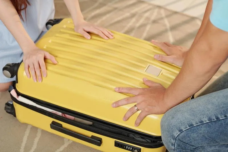 Jak wygodnie nadać bagaż kurierem i uniknąć stresu?