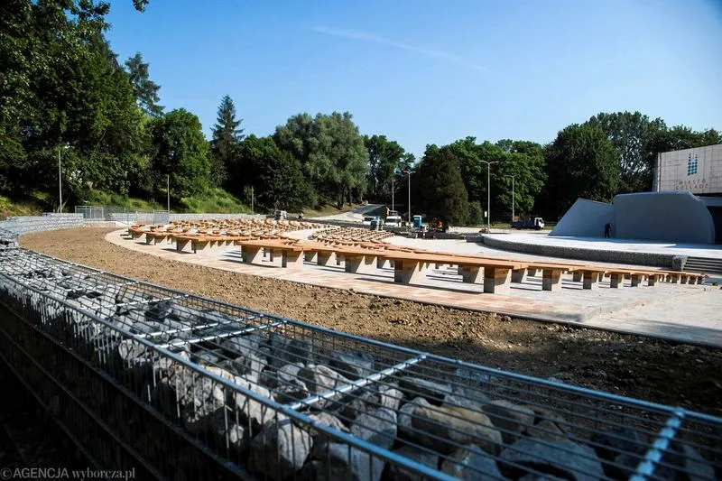 Muzyczne emocje na koncertach w Czeladzi – co warto zobaczyć?